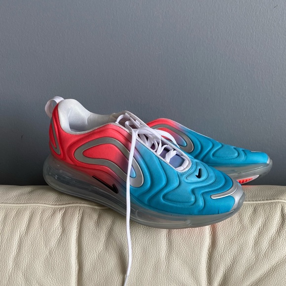Womens Nike Air Max LIMITED EDITION ombré blue pink sneakers running shoes 9.5 - Picture 2 of 5